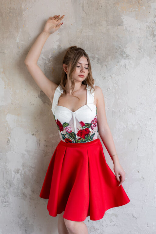 magyaros-menyecske-ruha-2015-1-min magyaros menyecske ruha virágokkal