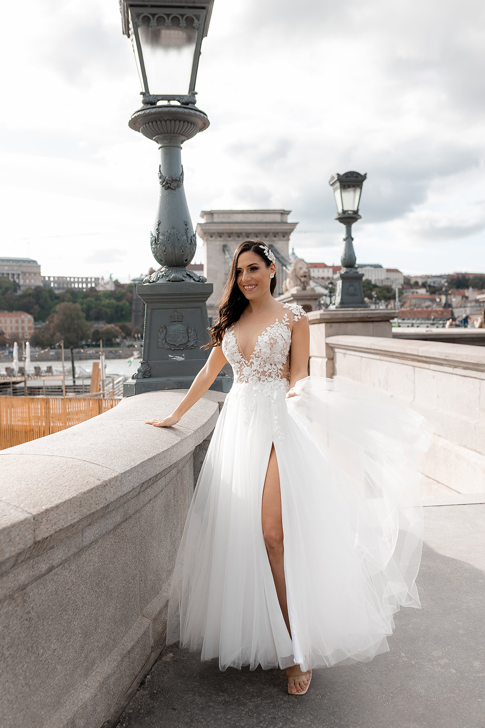 a-vonalú elegáns menyasszonyi ruha